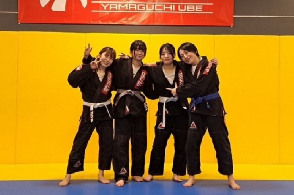 スパーリングマスター キックミット 黒/黄 スパーリングマスター キックミット 黒/黄